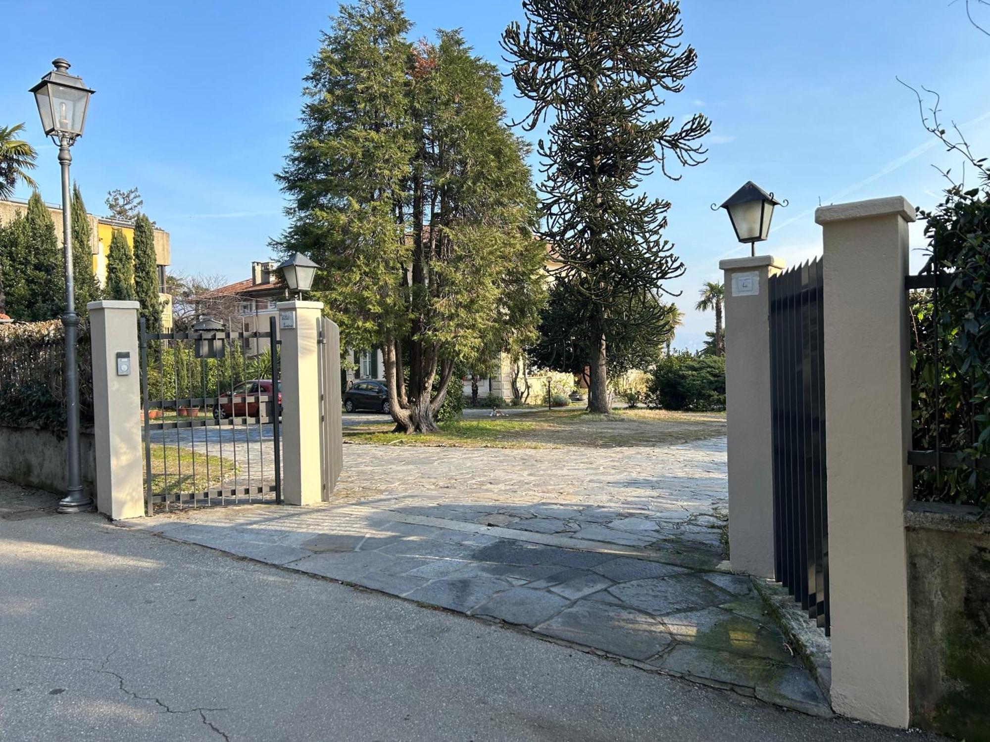 Апарт отель Residenza Dei Fiori Каннеро-Ривьера Экстерьер фото